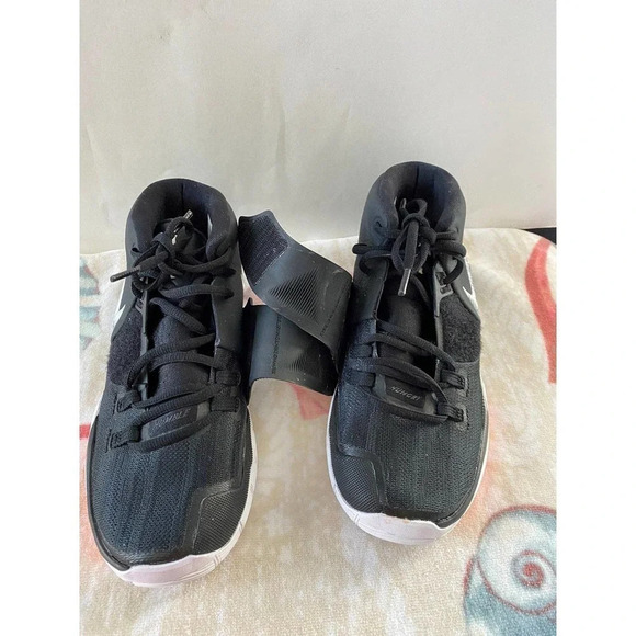Nike Kyrie 6 Youth Size Athletic US 5.5 Jet Black Lace-Up Sneakers  BQ5599-001 main image 11